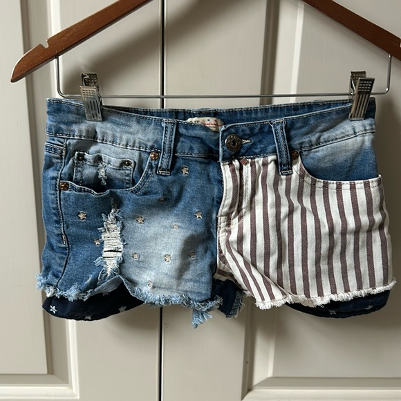 YMI Patriotic Distressed Flag Shorts sz 5 - Picture 1 of 6